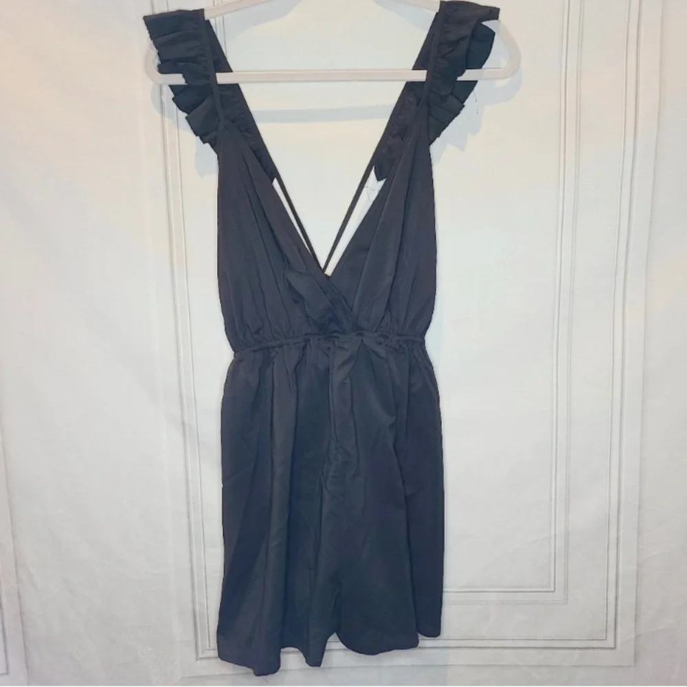 NWT Reverse Ruffle Romper - Picture 2 of 5